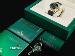ROLEX 勞力士 Sky-Dweller 蠔式 天行者 336238 沙羅系統 年曆錶&nbsp;<font color="#f5dea8">18K黃金材質 </font><font color="#44e024">2025年最新款 綠色面盤 </font>&nbsp;<font color="#FF0000">Oysterflex橡膠錶帶搭配快調延展錶扣 2026年保卡</font> 自動上鏈 42mm
