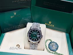 ROLEX 勞力士 DateJust 36 蠔式日誌型 126234 <font color="#3dd115">最新款</font><font color="#4db383">&nbsp;</font><font color="#33a314">Green Ombre</font><font color="#4db383">&nbsp;</font><font color="#226c0e">漸變綠色</font><font color="#194b0b">面盤</font>&nbsp;不鏽鋼 DJ36 經典三角坑紋外圈 <font color="#FF0000">2026年保卡 紀念型（Jubilee）五銖錶帶</font> 自動上鍊 36mm