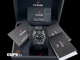 TUDOR 帝舵 Black Bay Ceramic 碧灣 79210CNU-0001 <font color="#05f0f0">黑陶瓷+黑色PVD不鏽鋼</font>&nbsp;雪花針 <font color="#FF0000">MT5602-1U自製機芯 2023年保卡 未使用蒐藏品</font>&nbsp;自動上鍊 41mm