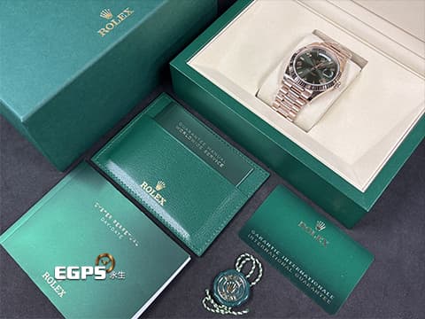 ROLEX 勞力士 Oyster Perpetual DAY-DATE 40 蠔式 228235 星期日曆型 永恆玫瑰金 DD60周年紀念款，橄欖綠色面盤 2025年新式保卡 自動上鍊 40mm