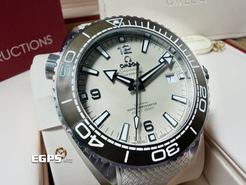 OMEGA 歐米茄 Seamaster Planet Ocean 600M 海馬 215.32.44.21.09.001 專業潛水腕錶&nbsp;米色沙噴紋理錶盤 磨砂氮化矽陶瓷錶圈&nbsp;&nbsp;同軸擒縱 2026年保卡&nbsp;自動上鍊 43.5mm