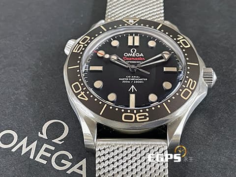 OMEGA 歐米茄 Seamaster Diver 300 海馬 21090422001001 經典鈦金屬 米蘭錶帶 《No Time to Die 生死交戰 007限定款》2024年保卡 台灣公司貨 僅貼膜收藏極新品  同軸擒縱 潛水錶 自動上鍊 42mm