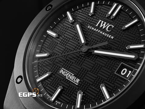 IWC 萬國 Ingenieur 42 工程師系列 IW338903 黑色陶瓷材質 專賣店限定款 工程師系列獨特網格風格結構面盤&nbsp;僅試戴極新品&nbsp;2025年保卡&nbsp;自動上鍊 42mm