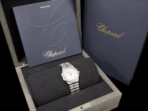 CHOPARD 蕭邦 ALPINE EAGLE 雪山傲翼 系列 298601-3002 不銹鋼材質 白色貝母面盤 原廠鑲嵌鑽石錶圈  2025年保單   自動上鍊 36mm
