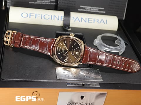 PANERAI 沛納海 Radiomir 8 Days GMT Oro Rosso&nbsp;PAM00395 深棕色三明治夜光面盤 菸草面&nbsp;玫瑰金 PAM395 八日鍊動能顯示 兩地時區 小秒針 日夜顯示 特製P.2002/10鏤空機芯，限量500只 典藏錶盒、限量證書&nbsp;手上鍊 45mm