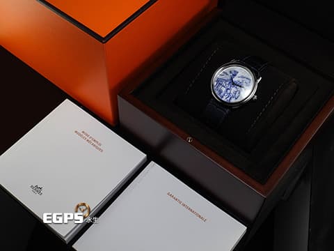HERMES 愛馬仕 ARCEAU系列 Grand carrosse royal 自由野性的豪華皇家馬車 18K白金材質 微繪工藝腕錶 彩繪珍珠母貝面盤 限量12只 新錶參考訂價：2,402,000 元 自動上鍊 41mm