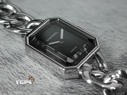 CHANEL 香奈兒 Premiere Gomette Chain 系列 H7018 大型款 黑面 不鏽鋼材質 <font color="#171616">鑲嵌凸圓形切割縞瑪瑙錶冠</font> <font color="#fa0000">2025年台灣公司貨</font> 石英機芯 26.1x20mm