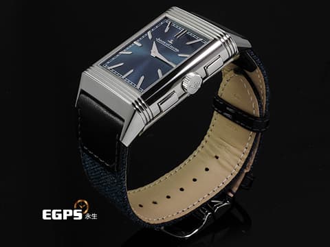 Jaeger Le-Coultre 積家 JLC Reverso Classic 翻轉系列 Q389848J 不鏽鋼材質&nbsp;簡約大方的藍色太陽放射狀扭索飾紋錶盤&amp;逆跳計時機械結構鏤空錶盤 兩種風格隨意翻轉切換&nbsp;2024年保卡 僅試戴收藏極新品 手動上鏈 49.4 x 29.9mm