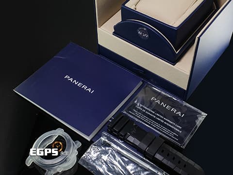 PANERAI 沛納海 Submersible Marina Carbotech PAM01698&nbsp;PAM1698 碳纖維材質 漸層啞光綠色粒紋面盤&nbsp;2026年保卡&nbsp;自動上鍊 44mm