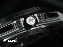 Audemars Piguet 愛彼 AP錶 Royal Oak Offshore 皇家橡樹 離岸型 <font color=#84C1FF>PT950 鉑金材質錶殼</font> 26411PO.OO.A002CR.01 <font color=#4F4F4F>黑色陶瓷框 經典黑色大型格紋面盤</font>搭配<font color=#0000E3>藍色計時圈</font> 計時碼表 26411 PO <font color=#FF0000>限量20只 2018年保卡</font> 自動上鍊 44mm