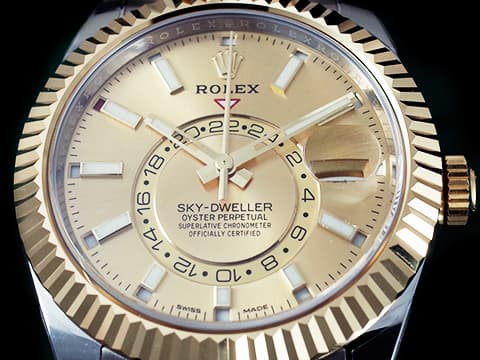 ROLEX 勞力士 Sky-Dweller 326933 天行者 18K黃金半金款 沙羅系統 年曆錶 兩地時區 皇帝金面盤 2018年保卡 錶友未使用珍藏品 保有大部分原廠膠膜 自動上鍊 42mm