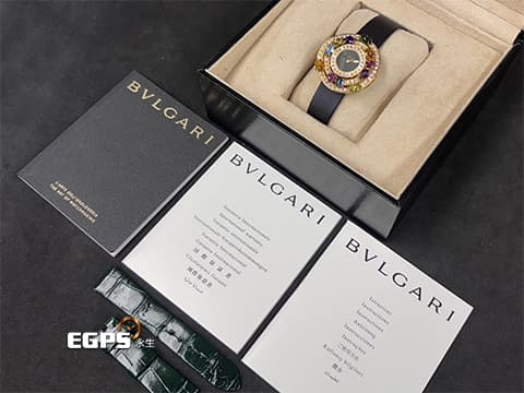 BVLGARI 寶格麗 Astrale 彩色珠寶鑽錶 AE36D2CBL 18K黃金材質  原廠11顆彩寶 搭配 66顆圓形明亮型鑽石（共1.80克拉）&nbsp;新錶參考訂價：892,000元 石英機芯 36mm