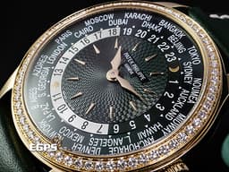 Patek philippe 百達翡麗 PP錶 Complications 複雜功能時計 World Time 世界時區 7130R-014 18K玫瑰金材質&nbsp;&nbsp;<font color="#70cce1">原廠鑲嵌89顆鑽石（1.09 克拉）錶圈、錶扣&nbsp;</font><font color="#9cd3a7">綠色手工雕紋面盤</font> <font color="#FF0000">2025年保單 新錶訂價：2,038,000元</font> 自動上鍊 36mm