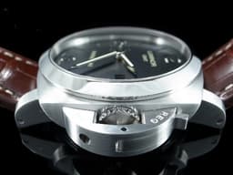 PANERAI 沛納海 Luminor 1950 GMT PAM320 三日鍊 兩地時區 <font color="#ff0000">經典黑色三明治面盤 棕色鱷魚紋皮革錶帶</font><font color="#892f2f">&nbsp;</font>經典黑色三明治面盤 自動上鍊 44mm