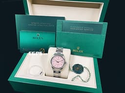 ROLEX 勞力士 Oyster Perpetual 31 經典 蠔式恆動型 277200 <font color="#fdddeb">&nbsp;糖果粉色漆面盤</font>&nbsp;OP31 不鏽鋼 <font color="#FF0000">2025年停產款 糖果粉 2025年保卡 保有大部分原廠膠膜</font>&nbsp;自動上鍊 31mm