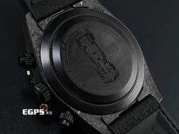 TUDOR 帝舵 Black Bay Chrono “Carbon 25” M79377KN-0001 黑色碳纖維材質 79377<font color="#FF0000">&nbsp;</font><font color="#05f0f0">碳纖維材質計時盤 F1賽車圖案鈦金屬底蓋 「極速白」</font><font color="#FF0000"> F1車隊紀念款 限量2,025支 2025年保卡</font>&nbsp;自動上鍊 42mm