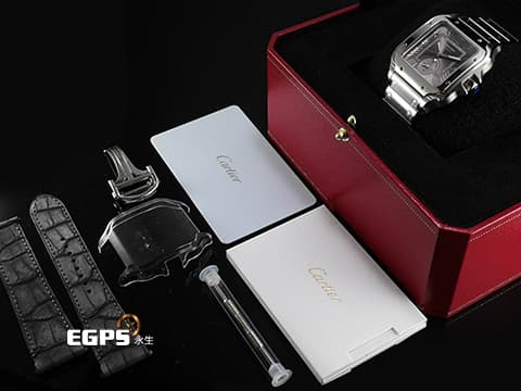 CARTIER 卡地亞 Santos de Cartier 山度士 WSSA0076 大型款 GMT 兩地時區 第二時區晝夜顯示 煤炭灰色陽光射線紋飾霧面錶盤 2025年保卡 快拆鏈結系統  自動上鍊 40.2mm