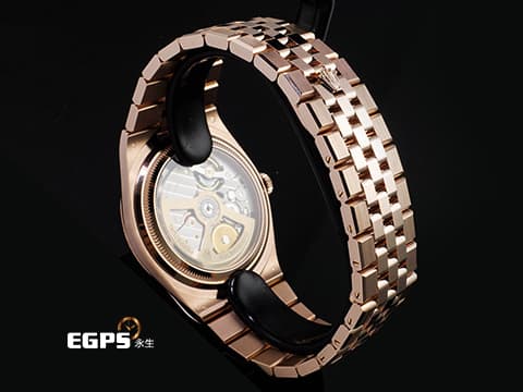 ROLEX 勞力士 Land-Dweller 127335 18K玫瑰金材質&nbsp;最新系列 陸行者 勞力士數一數二的透背錶款 醇白色蜂巢圖案錶面&nbsp;絲滑服貼的最新錶帶設計&nbsp;2026年保卡 纖薄紀念型（Flat Jubilee）錶帶&nbsp;自動上鍊 40mm