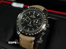 OMEGA 歐米茄 Speedmaster Chronograph 超霸 速霸 31192445101006 計時碼表 <font color=#4F4F4F>Dark Side of the Moon「月之暗面」陶瓷面盤</font> 黑陶瓷錶殼 <font color=#be9672>復古色刻度、夜光指針時標</font> 同軸擒縱 自動上鏈 44.25mm