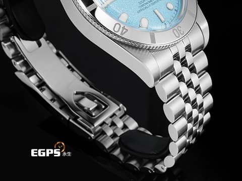 TUDOR 帝舵 Black Bay 54 碧灣 Fifty-Four 79000 M79000-0001 2025年最新款「湖水藍」沙質面盤&nbsp;鏡面磨光效果的無分鐘刻度錶圈&nbsp;2025年保卡 最新「T-fit」快調錶扣 潛水錶 自動上鏈 37mm
