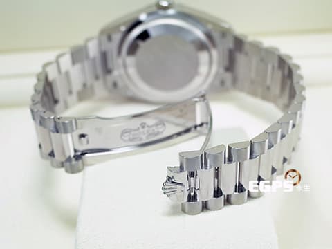 ROLEX 勞力士 Day-Date 36 蠔式 星期日曆型 128239NG&nbsp;原廠鑽石時標 珍珠貝母面盤 18K白金材質 DD36 經典三角坑紋錶圈 2025年12月保卡 元首型（President）錶帶 總統帶&nbsp;128239 NG 自動上鏈 36mm