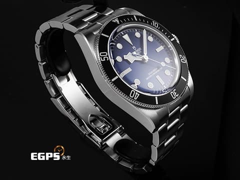TUDOR 帝舵 Heritage Black Bay 68 碧灣 M7943A1A0NU-0001 7943A 不鏽鋼材質 最新快速調節「T-fit」折疊扣 帝舵藍面盤 黑色陶瓷圈 藍水鬼  自製機芯 2025年保卡 潛水錶 自動上鍊 43mm