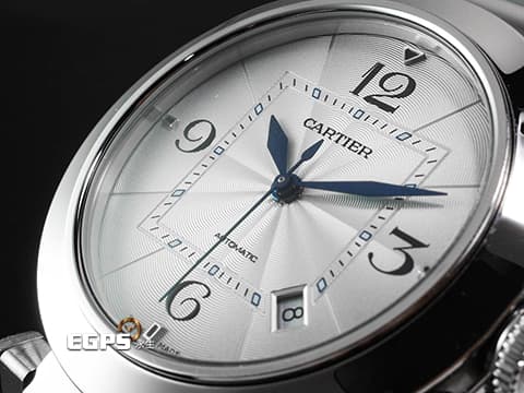 CARTIER 卡地亞 PASHA DE CARTIER 帕夏 WSPA0009 大型款 不鏽鋼材質&nbsp;「SmartLink」快拆式錶帶 極具辨識度的鑲嵌藍色尖晶石錶冠鎖設計&nbsp;2023年保卡&nbsp;自動上鏈 41mm