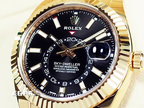 ROLEX 勞力士 Sky-Dweller 天行者 326938 黃K金材質 沙羅系統 年曆錶 兩地時區 柱狀時標黑色面盤，2021年保單，新式保卡 此錶歡迎各路錶友以RM、 PP、AP、勞力士 來店交換，本店將以最高價評估～  自動上鍊 鍊帶款 42mm