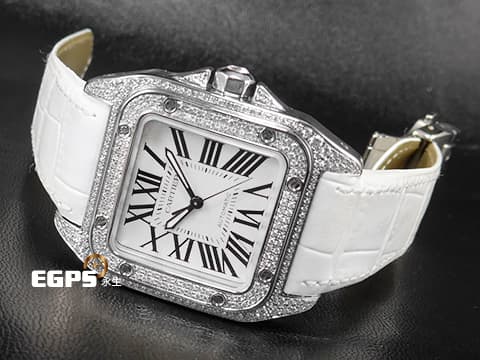 CARTIER 卡地亞 Santos100 山度士 W20126X8 中型 不鏽鋼 大三針&nbsp;銀色白瓷面盤、劍形黑鋼夜光指針、羅馬數字時標 精鑲鑽石錶框錶耳&nbsp;自動上鏈 33mm x 44mm