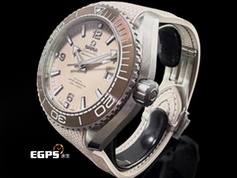 OMEGA 歐米茄 Seamaster Planet Ocean 600M 海馬 215.32.44.21.09.001 專業潛水腕錶&nbsp;米色沙噴紋理錶盤 磨砂氮化矽陶瓷錶圈&nbsp;&nbsp;同軸擒縱 2026年保卡&nbsp;自動上鍊 43.5mm
