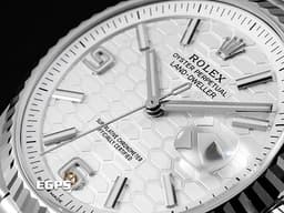 ROLEX 勞力士 Land-Dweller 40 蠔式 陸行者 127334 <font color="#ededed">醇白色蜂巢圖案錶面</font> 大三針 不鏽鋼&nbsp;<font color="#fa00fa">最新款7135型機芯 透明錶背</font>&nbsp;18K白金經典三角坑紋外圈&nbsp;<font color="#FF0000">2026年保卡 纖薄紀念型（Flat Jubilee）錶帶</font>&nbsp;自動上鍊 40mm