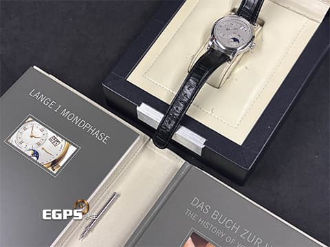 A. LANGE &amp; SÖHNE 朗格 Lange 1 Moonphase Platinum 109.025 鉑金材質 月相功能、大日期窗、動力儲存顯示&nbsp;台灣公司貨&nbsp;手動上鏈 38.5mm