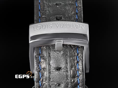 LOUIS VUITTON 路易威登 Tambour系列 Blue Chronograph Q102V0 法式頂級時尚與硬核機械工藝品 側面鐫刻 LOUIS VUITTON 字母 金屬藍黑色大型V字面盤&nbsp;計時碼錶 自動上鍊 44mm