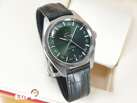 OMEGA 歐米茄 Constellation 星座 Globemaster Annual Calendar 系列&nbsp;&nbsp;13033412210001「Pie Pan Dial 多邊型立體綠色錶盤」碳化鎢材質外圈&nbsp;年曆錶&nbsp;不鏽鋼&nbsp;2022年台灣公司貨&nbsp;同軸擒縱&nbsp;自動上鏈 41mm