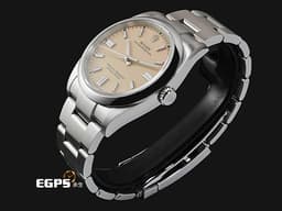 ROLEX 勞力士 Oyster Perpetual 36 蠔式恆動型 126000 <font color="#f8e5c4">米色 奶茶色面盤</font>&nbsp;經典 OP36 大三針 不鏽鋼材質&nbsp;<font color="#FF0000">2026年保卡</font> 自動上鍊 36mm