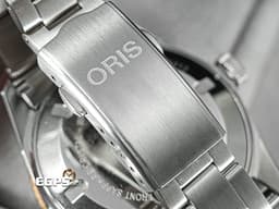 Oris 豪利時 Divers Sixty-Five系列 1965 <font color="#EA7500">復刻1965年ORIS第一款潛水錶 青銅外圈 復古色時標</font>&nbsp;01733770743540782018 不鏽鋼 大三針 <font color="#ff0000">復古箱型藍寶石水晶玻璃</font>&nbsp;<font color="#FF0000">2023年台灣公司貨</font>&nbsp;自動腕錶 40mm