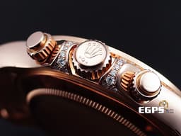 ROLEX 勞力士 DAYTONA 迪通拿 116505 <font color="#ff8647">18K玫瑰金材質</font> 鍊帶款 計時碼表 自動上鍊 精鑲漸層彩紅色寶石於錶圈及時標 精鑲鑽石於錶耳及護肩 <font color="#FF0000">看不到也買不到的116595 RBOW彩紅寶石圈，現在只以一百多萬便能擁有迷倒眾人的彩虹圈，還不趕快過來賞錶！！</font>自動上鍊&nbsp;40mm