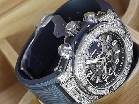 Hublot 宇舶 BIG BANG 大爆炸 Unico Blackmagic 421.NX.1170.RX.1704&nbsp;&nbsp;鈦金屬材質 飛返計時碼錶&nbsp;&nbsp;原鑲162顆鑽石錶圈（約1.1克拉） 2025年最新電子式保單 自動上鍊 44mm