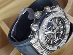 Hublot 宇舶 BIG BANG 大爆炸 Unico Blackmagic 421.NX.1170.RX.1704&nbsp;&nbsp;<font color="#e2e2e2">鈦金屬材質 飛返計時碼錶</font>&nbsp;&nbsp;<font color="#70cce1">原鑲162顆鑽石錶圈（約1.1克拉）</font> <font color="#ff0000">2025年最新電子式保單</font> 自動上鍊 44mm