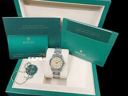 ROLEX 勞力士 Oyster Perpetual 31 經典 蠔式恆動型 277200 <font color="#f7ecb6">最新款 米色噴漆面盤</font>&nbsp;OP31 不鏽鋼 大三針&nbsp;<font color="#FF0000">2025年保卡 </font>自動上鍊 31mm