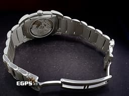 ParmigianiFleurier帕瑪強尼 Kalpa系列 PF011949.03 <font color="#7a91bd">不鏽鋼材質 銀白色阿拉伯數字與柱狀時標 曜石黑色面盤 璣鏤雕花紋路</font>&nbsp; 自動上鏈 46.6 x 34mm