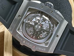 Hublot 宇舶 Spirit of Big Bang 大爆炸 靈魂系列 642.NM.0170.RX 計時碼表 <font color="#05f0f0">鈦金屬材質 黑色陶瓷錶框</font> <font color="#ff0000">鏤空面盤 2026年電子保單 快拆式錶帶 極新品</font>&nbsp;自動上鍊 42mm