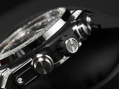 HUBLOT 宇舶 Big Bang Unico 45 Titanium 大爆炸 411.NE.2010.LR.JSM15 鈦金屬 飛返 計時碼表 精鑲鑽石、梯鑽錶框、鑽石時標 鏤空面盤 自動上鍊 45mm
