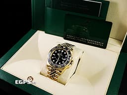 ROLEX 勞力士 GMT-Master II 126718 GRNR 格林威治型 126718GRNR  <font color="#f5dea8">18K黃金材質</font> <font color="#d6d6d6">灰黑雙色Cerachrom陶質字圈</font> 兩地時間 <font color="#FF0000">2024年保卡 紀念型五珠（Jubilee）錶帶 已貼膜</font> 自動上鍊 40mm
