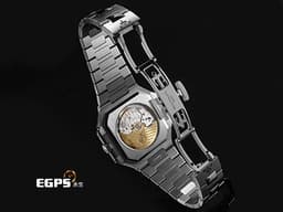 Patek Philippe 百達翡麗 PP Cubitus 5821/1A-001 不鏽鋼材質&nbsp;<font color="#c0f2bf">綠色橫條浮雕日輝紋面盤</font><font color="#2828FF">&nbsp;</font>大三針<font color="#ff0000">&nbsp;方形圓角錶殼 橄欖綠 2026年保單 </font> 自動上鍊 45mm