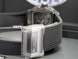 Hublot 宇舶 Spirit of Big Bang 大爆炸 靈魂系列 642.NM.0170.RX 計時碼表 <font color="#05f0f0">鈦金屬材質 黑色陶瓷錶框</font> <font color="#ff0000">鏤空面盤 2022年電子保單 快拆式錶帶 </font>自動上鍊 42mm