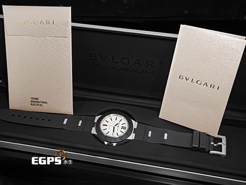 BVLGARI 寶格麗 Bulgari Aluminium系列 103382&nbsp;鋁合金+鈦金屬材質&nbsp;黑色橡膠刻度錶圈&nbsp;大三針&nbsp;2025年保卡&nbsp;自動上鍊 40mm