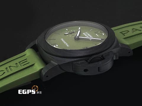 PANERAI 沛納海 Luminor Quarantta Carbotech PAM01526 PAM1526 碳纖維材質 軍綠色面盤 錶帶快拆式功能&nbsp;三日鍊 小秒針&nbsp;2026年保卡 自動上鍊  40mm