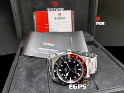 TUDOR 帝舵 Black Bay GMT 碧灣 79830RB 兩地時間 可樂圈 <font color="#EA0000">紅</font><font color="#4169e1">藍</font>圈 79830 RB 復古 雪花針 不鏽鋼 <font color="#FF0000">Pepsi 百事圈 2020年保卡 原廠膠膜</font>&nbsp;潛水錶 自動腕錶 41mm
