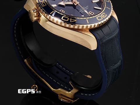 OMEGA 歐米茄 Planet Ocean 600&nbsp;21563442103001 18K玫瑰金材質 藍色陶瓷單向旋轉錶圈、錶殼&nbsp;2025年保卡 新錶訂價：999,000元&nbsp;同軸擒縱 自動上鏈 43.5mm